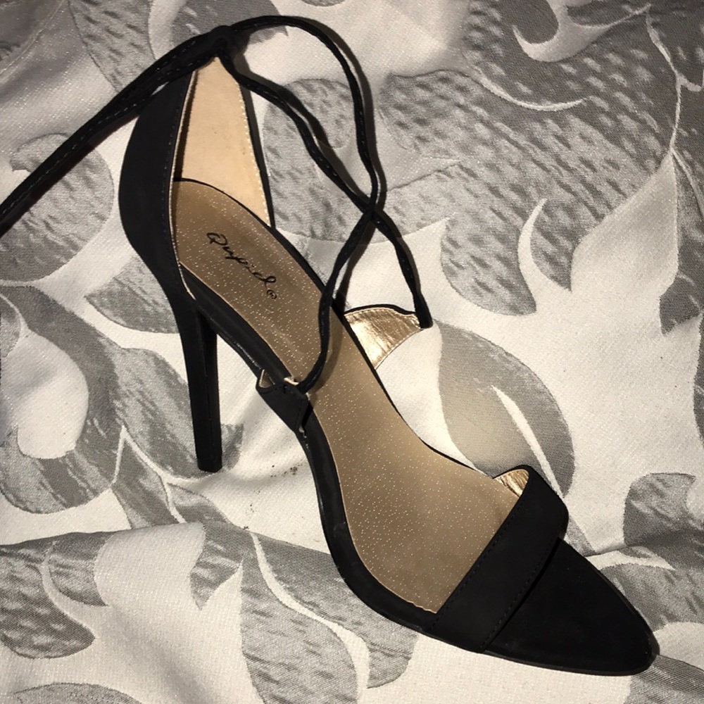 Shoes - Picture 2 of 4
